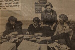 Women sorting baby teeth delivered by U.S. mail (St. Louis, 1960)